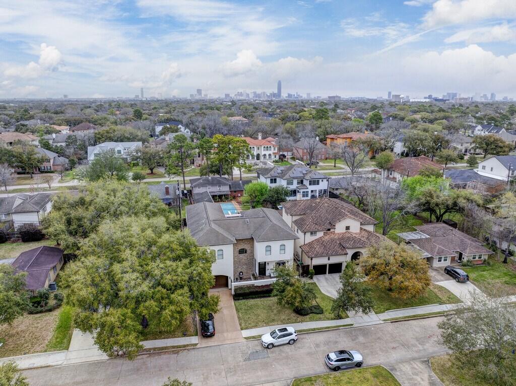 Bellaire luxury home exterior — Houston TX