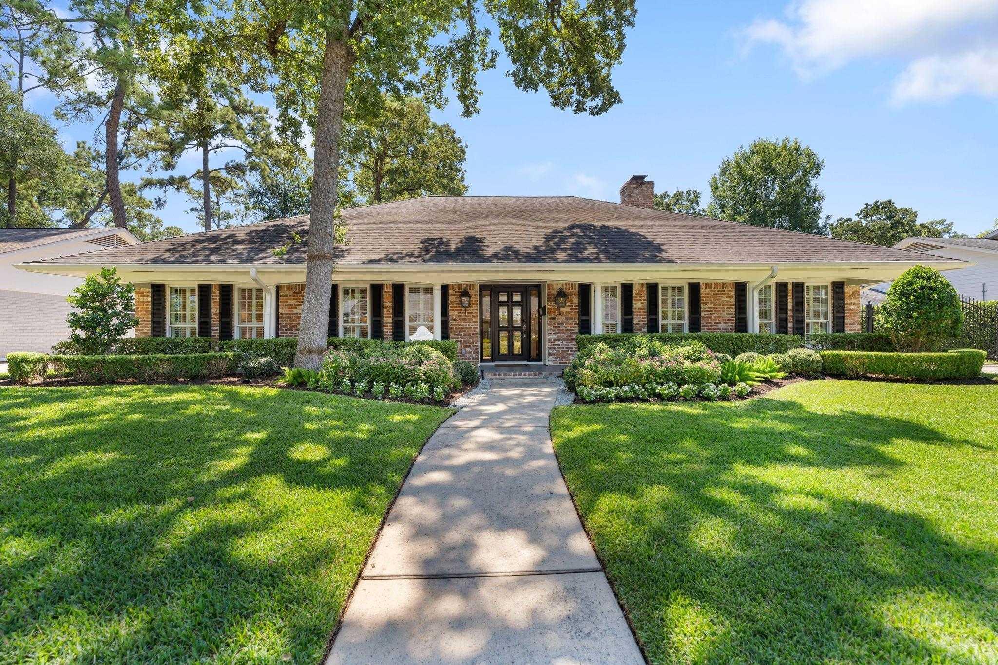 Briargrove residential street view — Houston TX