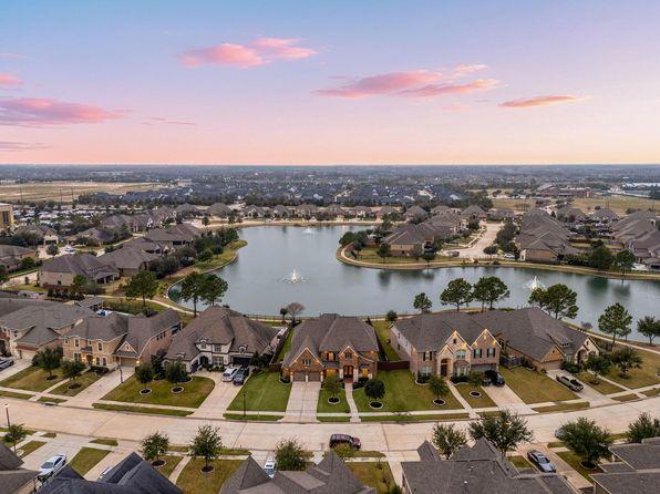Cypress neighborhood architecture — Houston TX