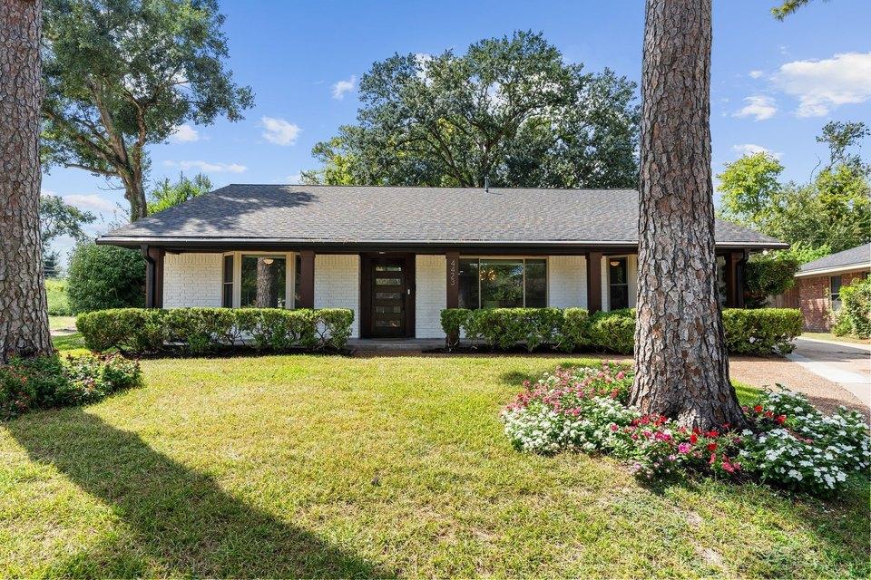 Garden Oaks & Oak Forest residential street view — Houston TX