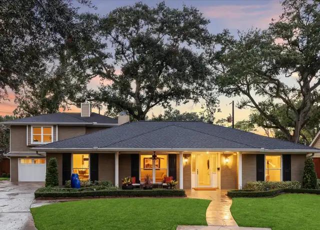 Garden Oaks & Oak Forest tree-lined street — Houston TX
