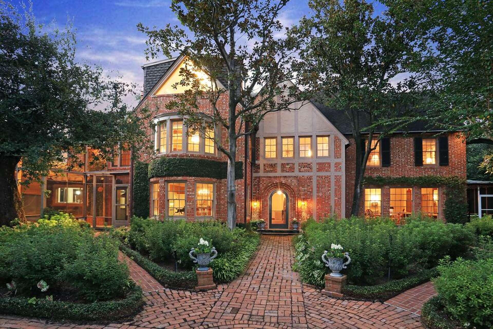 Museum District luxury home exterior — Houston TX