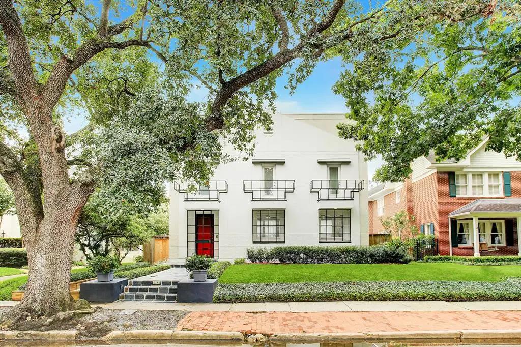 Southampton Place home facade — Houston TX
