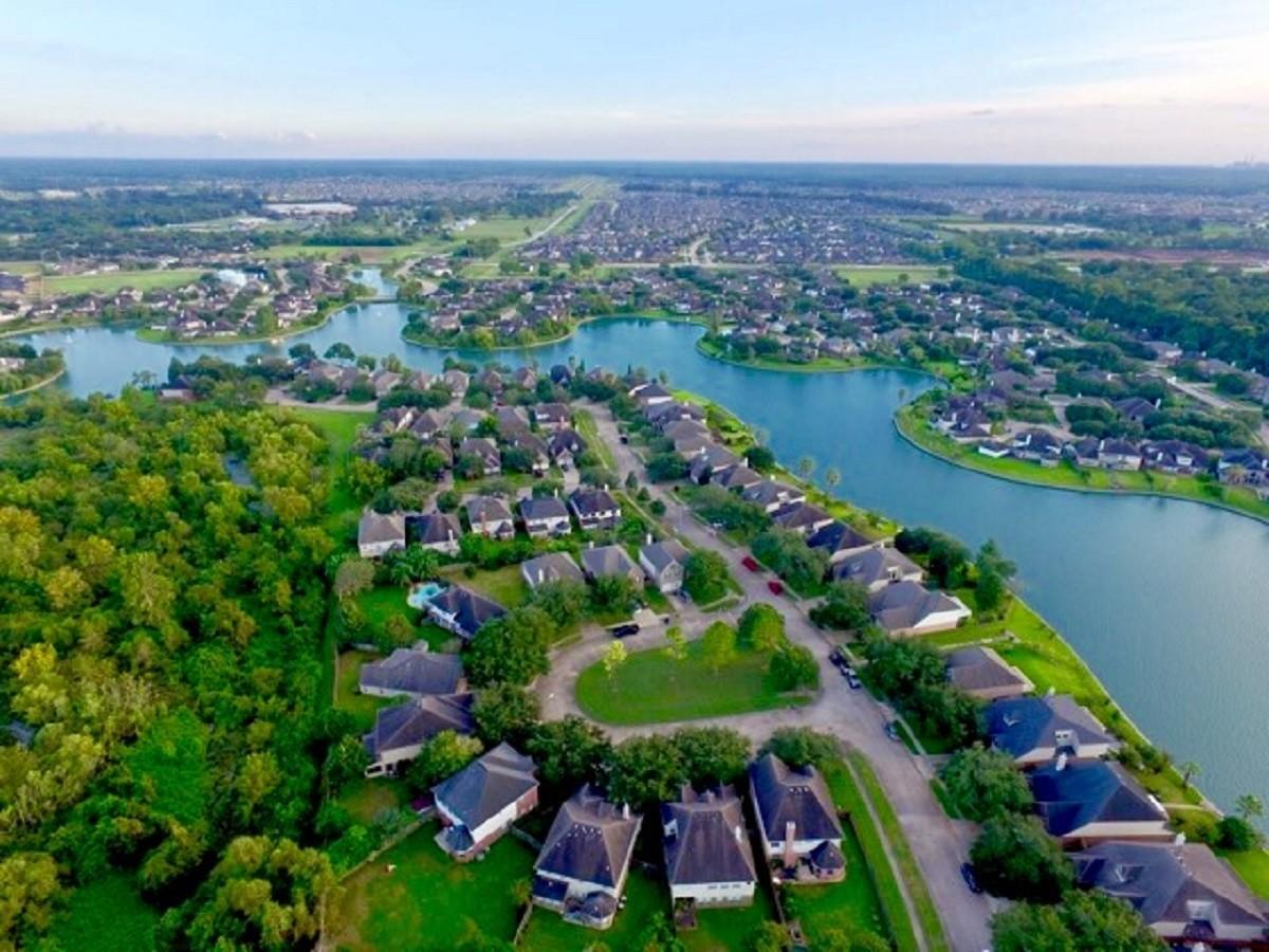 Sugar Land residential street view — Houston TX