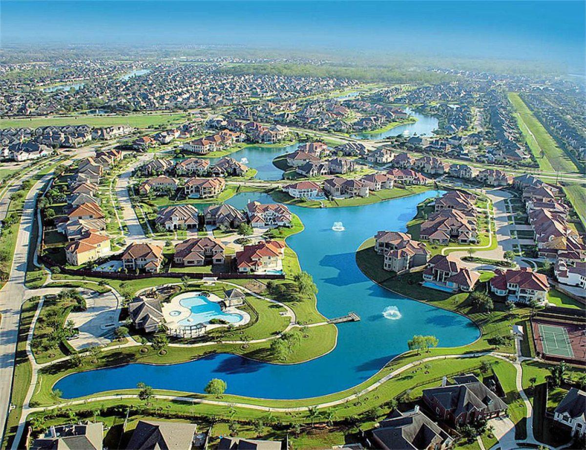 Sugar Land home facade — Houston TX